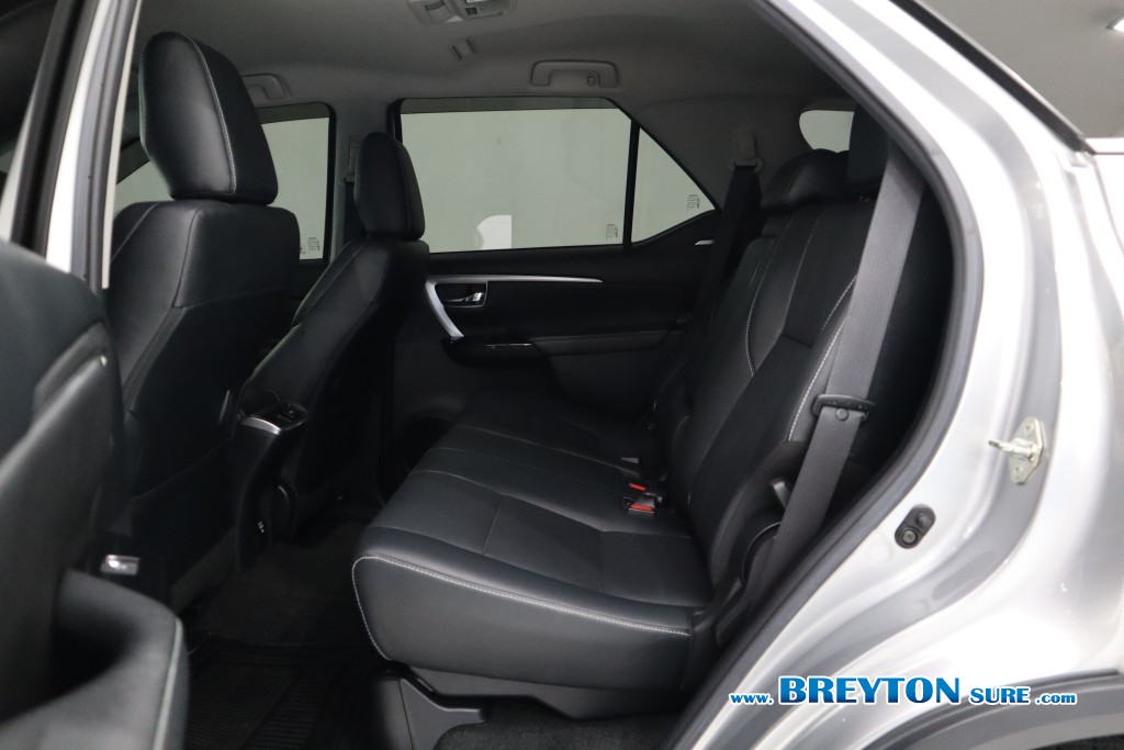 TOYOTA FORTUNER  2.4 [V] AT ปี 2020 ราคา 929,000 บาท #BT2024081401 #10